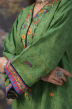 Close-up of embroidery on Zellbury WUW24E20440 Green Shirt