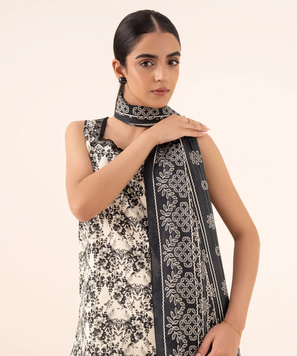 0U3PEDY25V71_6 Sapphire Embroidered Cotton 3 Piece Black and White 0U3PEDY25V71