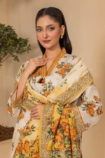 Zellbury Printed Lawn 3 Piece Beige Color WUS26X30747