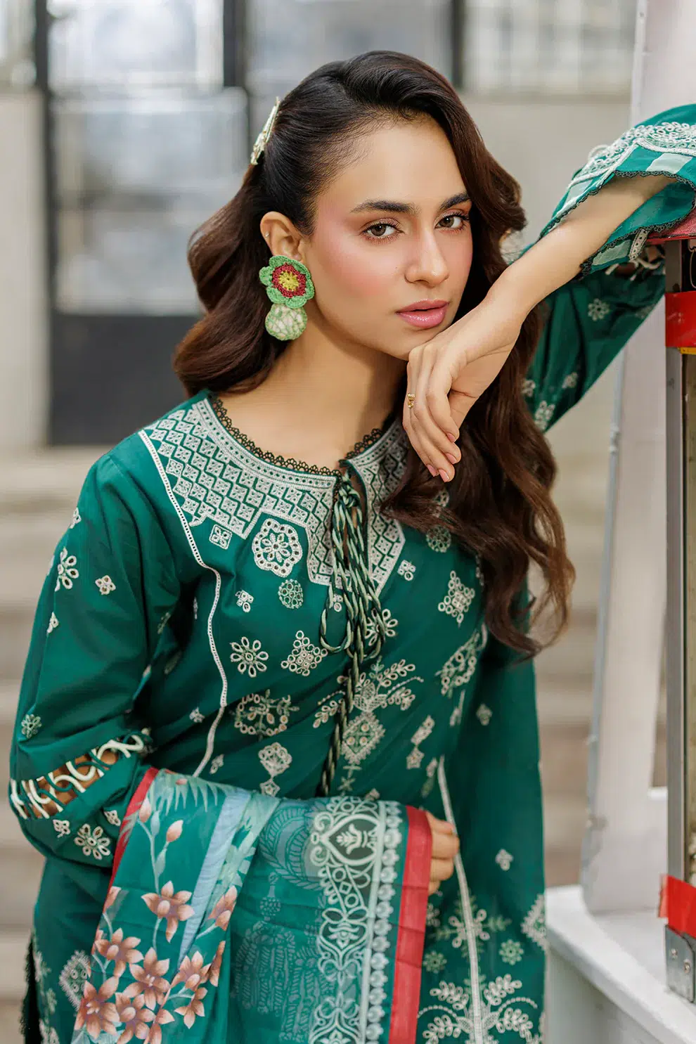 WUC25E34034_6 Zellbury Chikankari Embroidered Cotton 3 Piece WUC25E34034