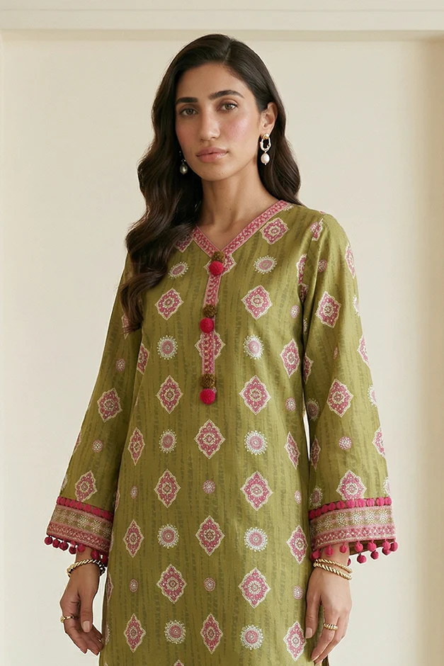 WUS26E20673_4_b48691fe-b3a5-439d-bd11-10d545a6d410 Embroidered Lawn 2 Piece WUS26E20673