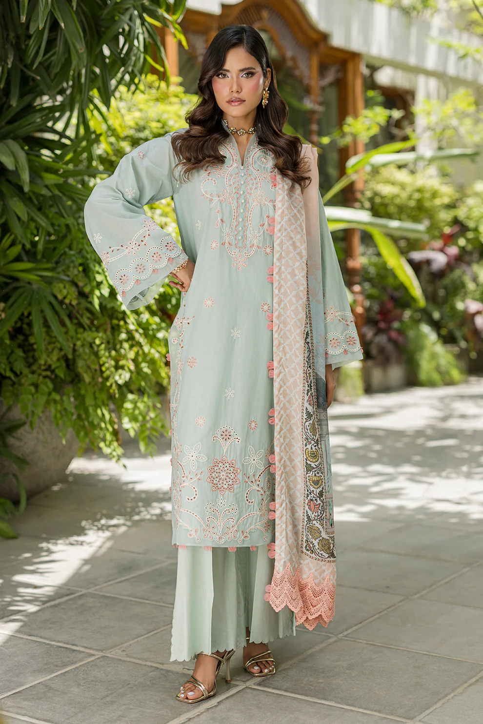 WUS26E34086_4 Embroidered Cotton Chikankari 3 Piece WUS26E34086