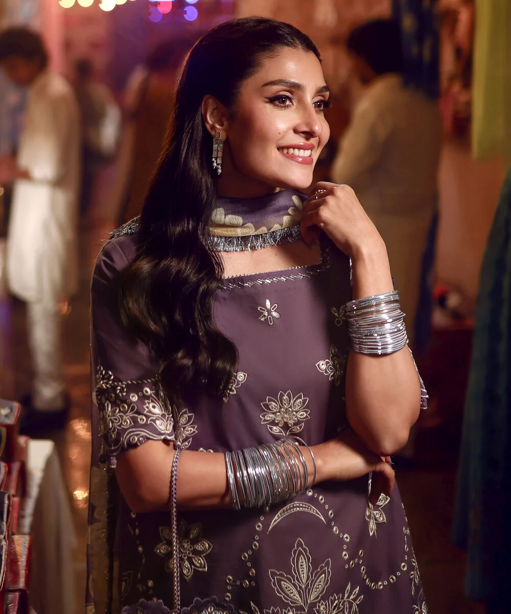 Ayeza Khan's Andaaz Embroidered Lawn 3 Piece in Purple Color