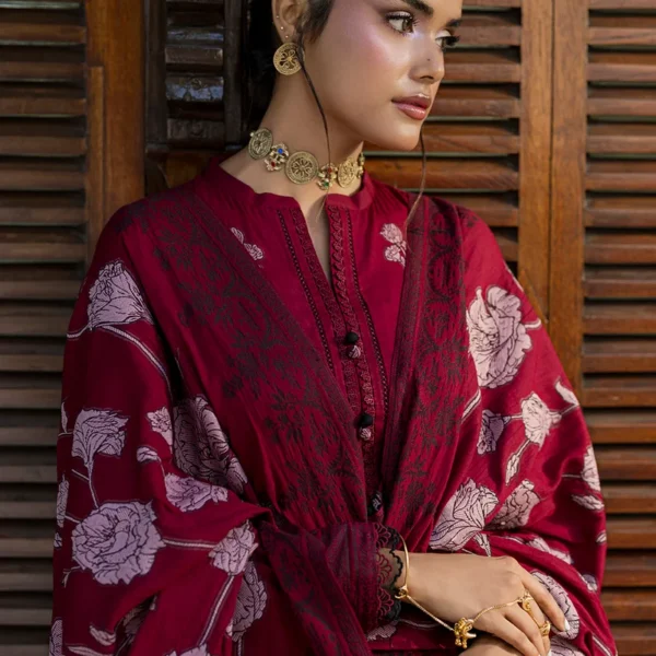 Dyed Jaquard 3 Piece in Maroon Color