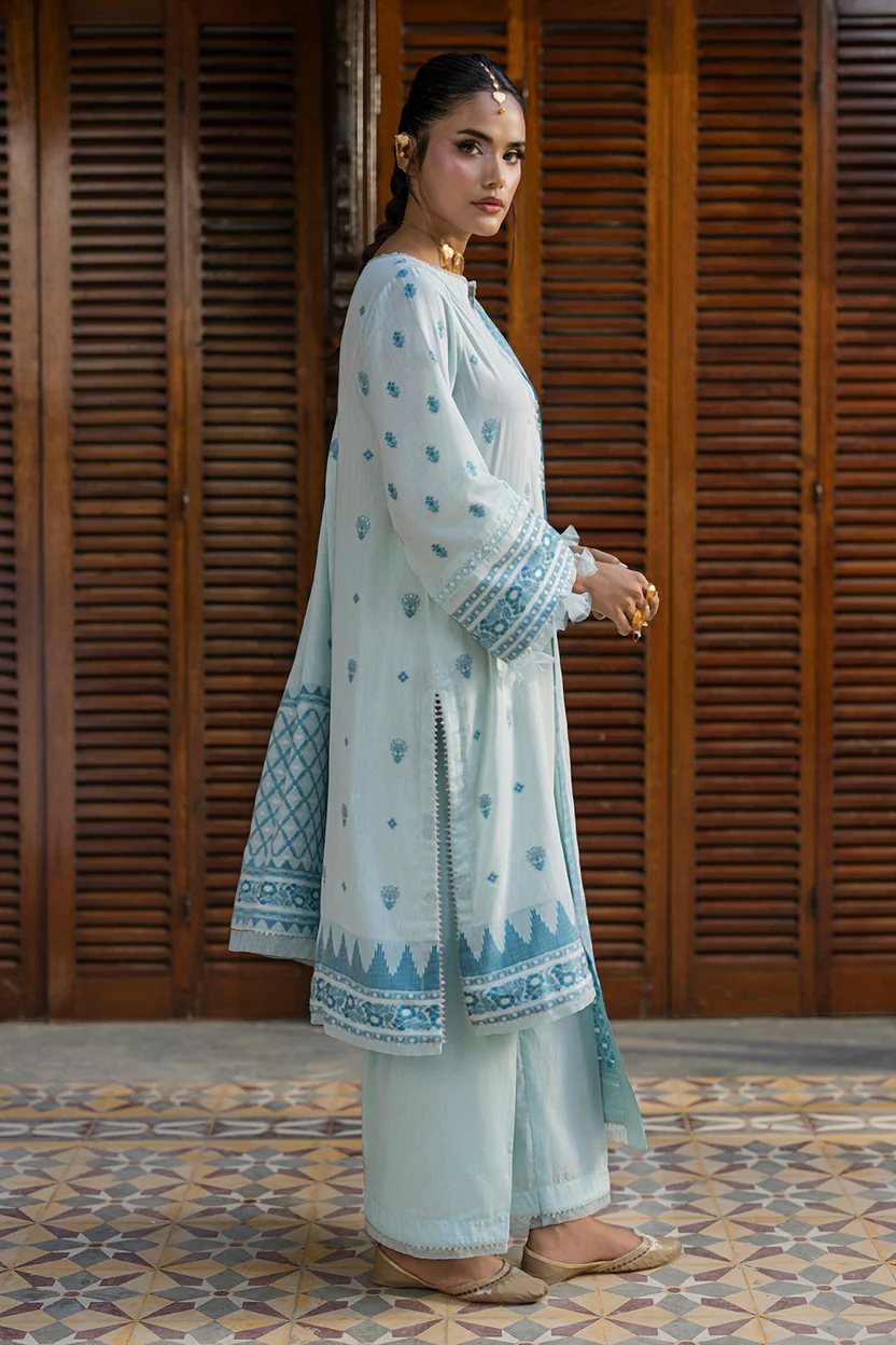 Dyed Jaquard 3 Piece in Sky Blue Color